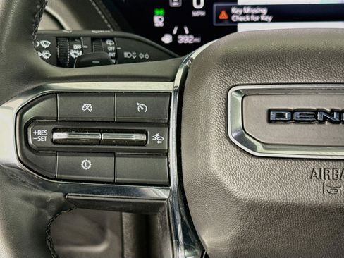 Used 2025 GMC Yukon XL Denali RWD image 11