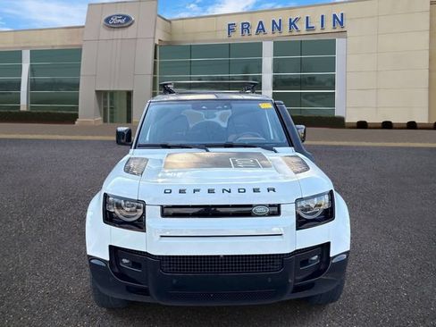 Used 2024 Land Rover Defender 110 X-Dynamic SE AWD/4WD image 2