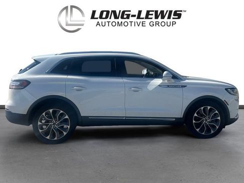 Used 2022 Lincoln Nautilus Reserve image 6