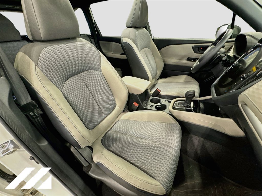 Used 2025 Subaru Forester Premium AWD/4WD image 31