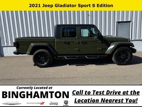 Used 2021 Jeep Gladiator Sport AWD/4WD image 4