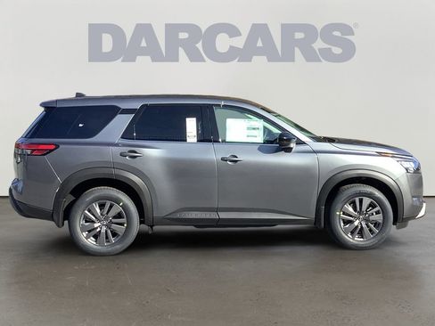 New 2025 Nissan Pathfinder S image 8