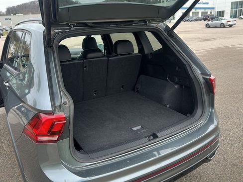 Used 2022 Volkswagen Tiguan SE R-Line image 23