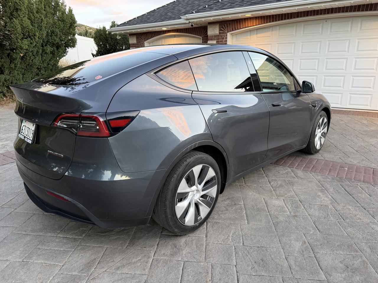 Used 2023 Tesla Model Y Long Range AWD/4WD image 5