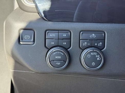 Used 2023 Chevrolet Silverado 1500 LT AWD/4WD image 18