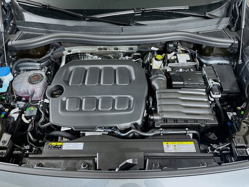 Used 2026 Volkswagen Tiguan SE R-Line image 29