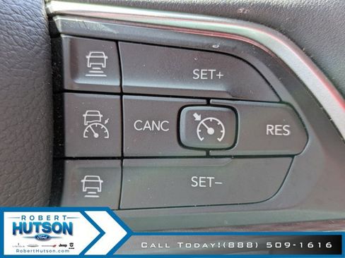 Used 2023 Jeep Grand Cherokee L Laredo image 22