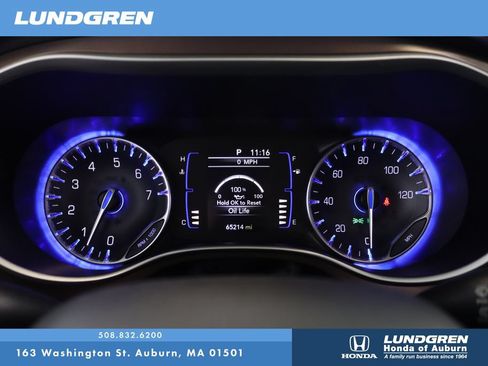 Used 2018 Chrysler Pacifica Touring-L FWD image 6