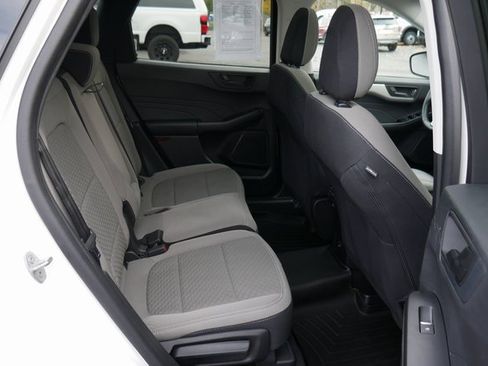 Used 2022 Ford Escape SE w/ SE Sport Appearance Package image 27