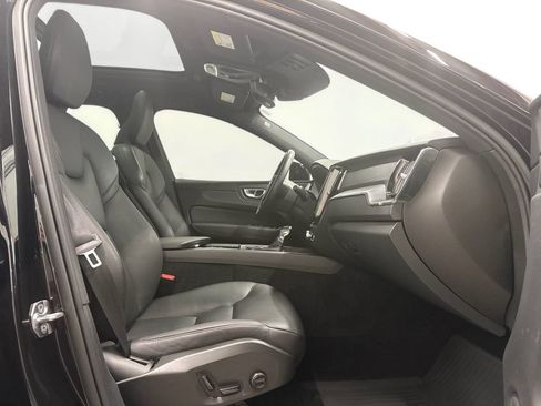 Used 2020 Volvo XC60 T6 Momentum w/ Protection Package AWD/4WD image 15