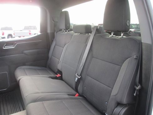 Used 2023 GMC Sierra 1500 SLE image 18