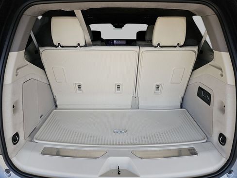Certified 2026 Cadillac Escalade Platinum Sport w/ LPO, ONYX Package AWD/4WD image 13