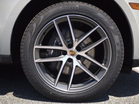 Certified 2025 Porsche Macan Turbo image 13