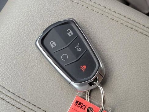 Used 2023 Cadillac XT4 Luxury w/ Cold Weather Package image 39