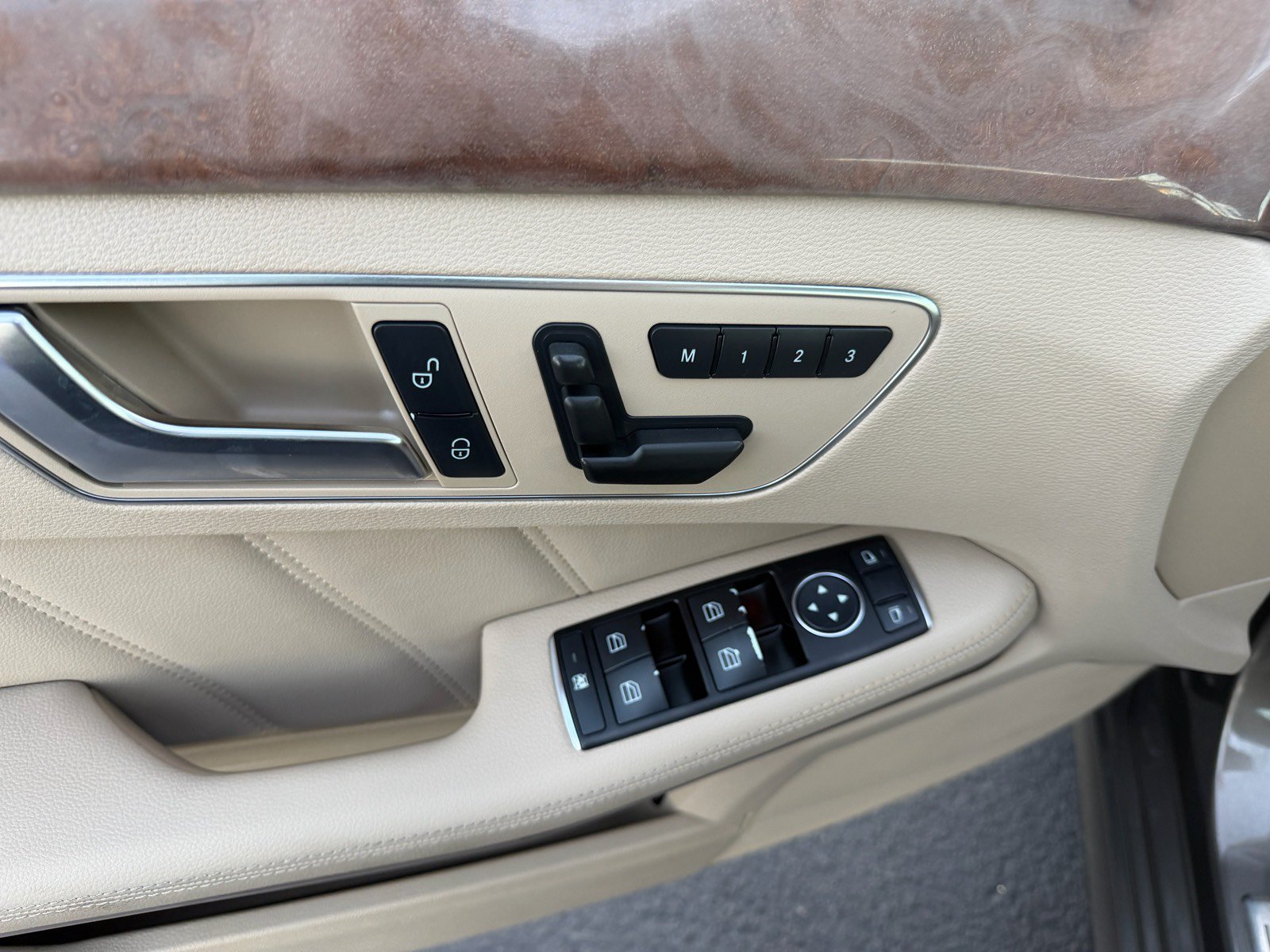 Used 2013 Mercedes-Benz E 350 Sedan image 16