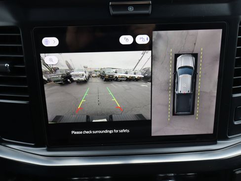 Used 2025 Ford F250 Lariat w/ Chrome Package image 28