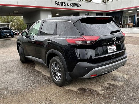 Used 2023 Nissan Rogue S image 6