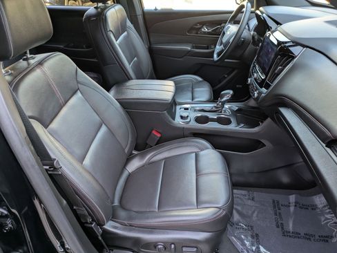 Used 2023 Chevrolet Traverse RS image 27
