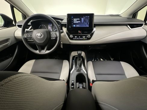 Used 2025 Toyota Corolla LE image 21