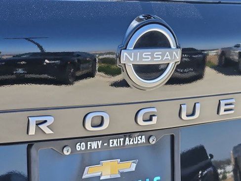 Used 2026 Nissan Rogue SV FWD image 31