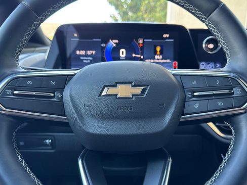 Used 2025 Chevrolet Equinox EV LT w/ Comfort Package AWD/4WD image 24