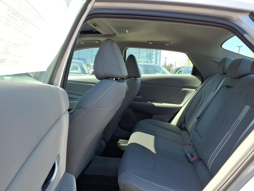 Certified 2026 Hyundai Elantra SEL Sport FWD image 10