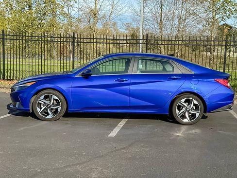 Used 2023 Hyundai Elantra Limited image 6