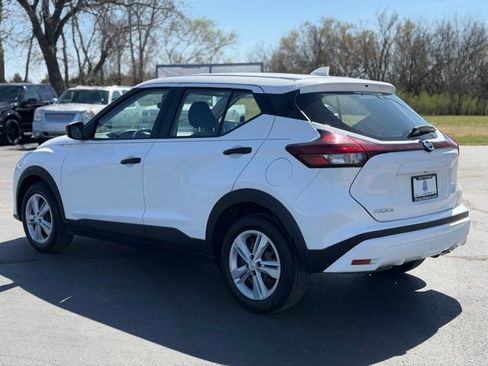 Used 2021 Nissan Kicks S FWD image 5