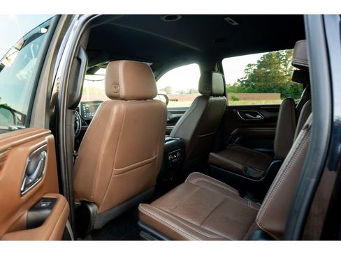 Used 2022 Chevrolet Suburban High Country AWD/4WD image 13