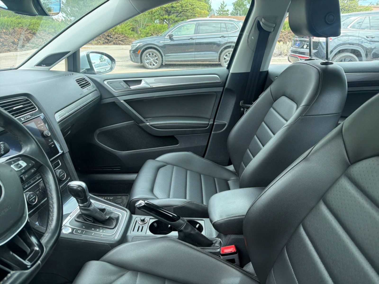 Used 2019 Volkswagen Golf Alltrack S AWD/4WD image 12