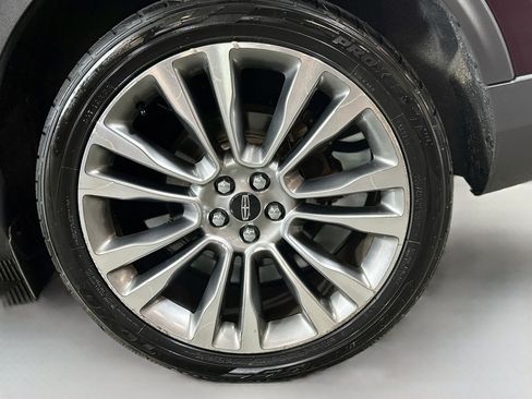 Used 2017 Lincoln MKX Reserve w/ Driver Assistance Package AWD/4WD image 31