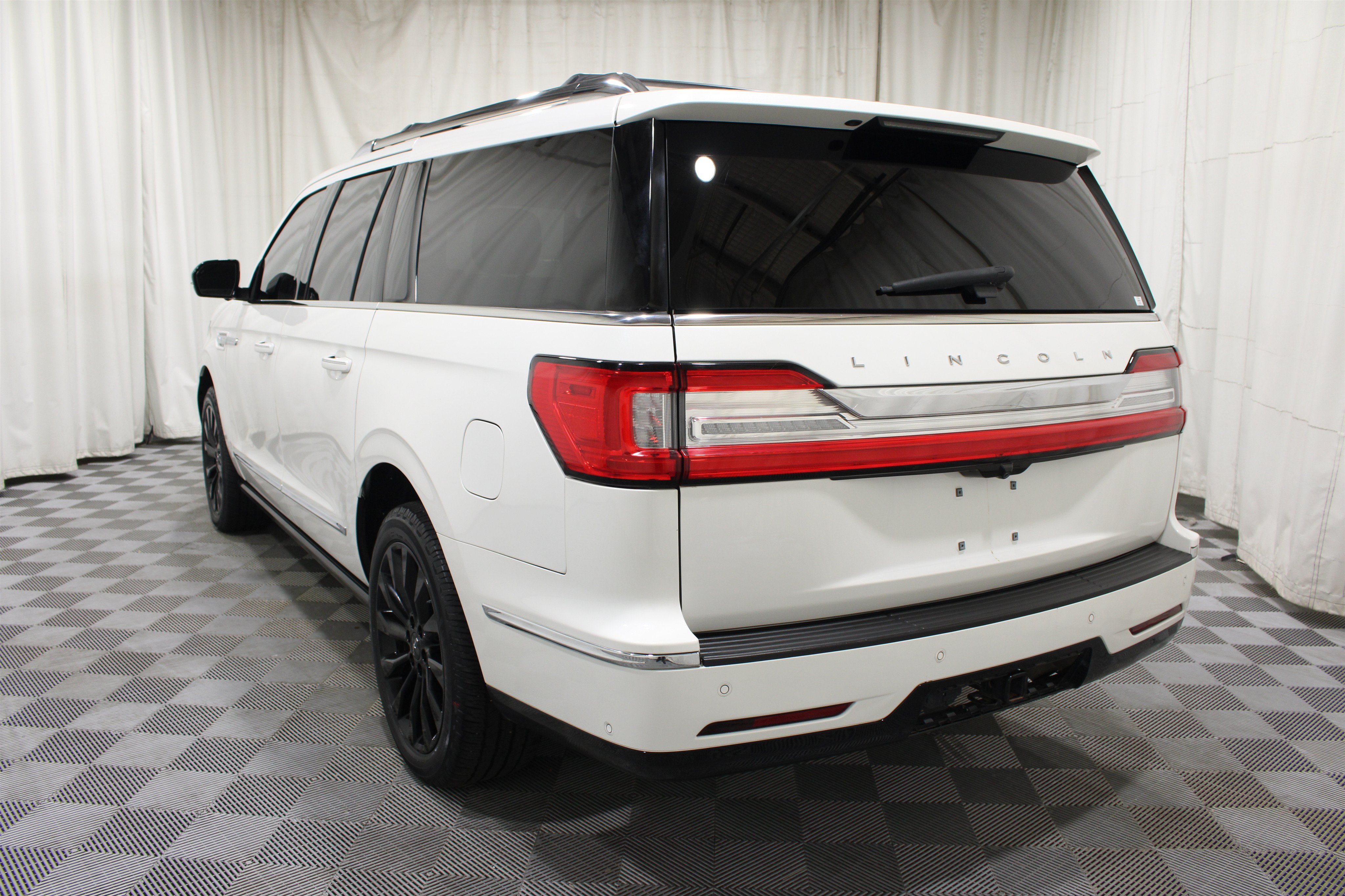 Used 2021 Lincoln Navigator L Reserve AWD/4WD image 35