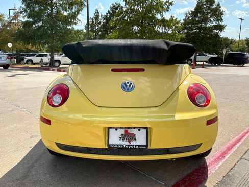 Used 2007 Volkswagen Beetle Convertible w/ Package 1 FWD image 12