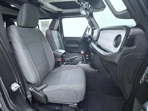 Certified 2025 Jeep Wrangler Sport S image 15