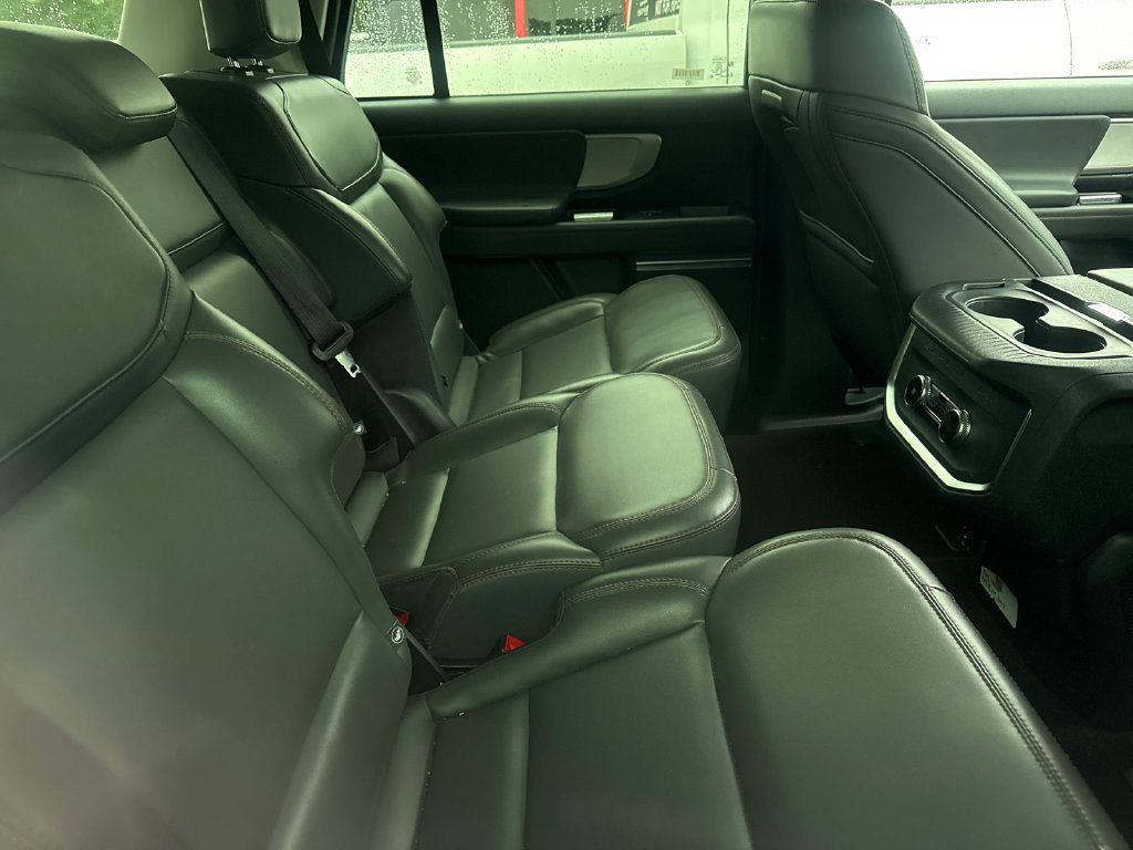 Used 2025 Ford Expedition Active AWD/4WD image 16