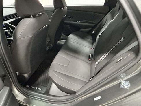 Certified 2025 Hyundai Elantra Sport FWD image 8