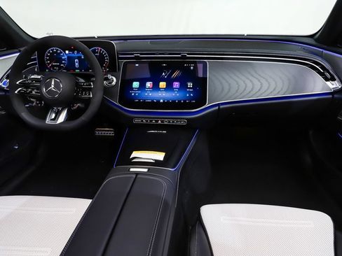 New 2026 Mercedes-Benz E 53 AMG e 4MATIC Sedan image 8