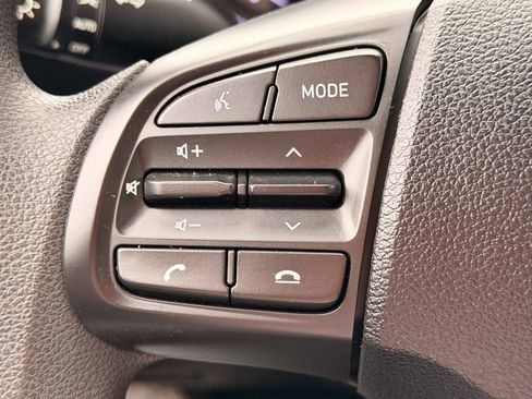 Used 2020 Hyundai Venue SE image 21