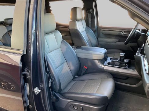 Used 2024 Chevrolet Silverado 1500 ZR2 AWD/4WD image 8