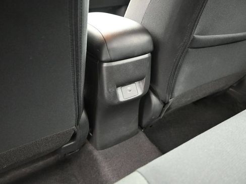 Used 2025 Nissan Versa SV FWD image 13