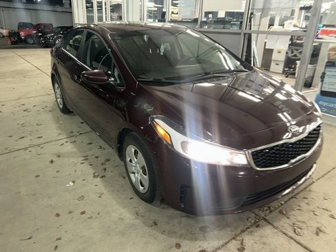 Used 2018 Kia Forte LX w/ LX Rear Camera Package image 4