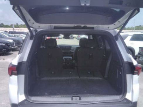 Used 2025 Buick Enclave Preferred AWD/4WD image 9