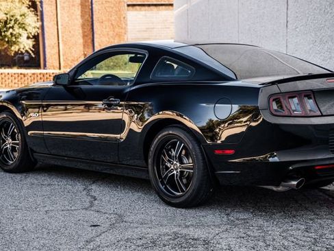 Used 2013 Ford Mustang GT Premium image 40