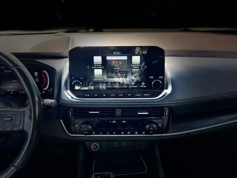 Used 2022 Nissan Rogue Platinum w/ Head-Up Display Package image 32