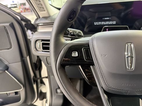 New 2026 Lincoln Aviator AWD image 14