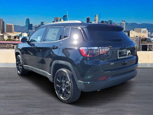 New 2026 Jeep Compass Latitude image 5