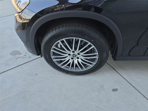 Used 2026 Mercedes-Benz GLC 300 4MATIC image 12