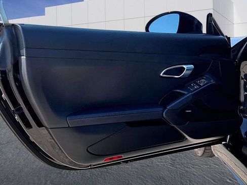 Used 2018 Porsche 718 Cayman S RWD image 19