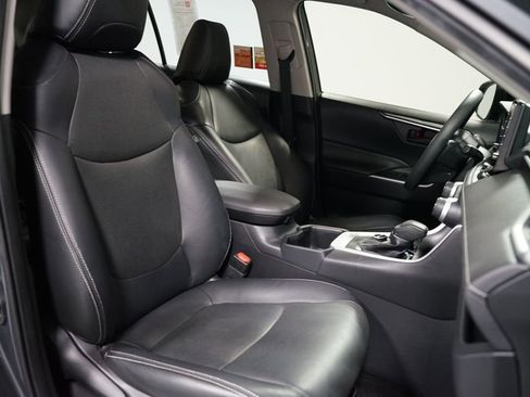 Certified 2022 Toyota RAV4 LE image 25