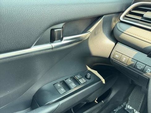 Used 2019 Toyota Camry LE FWD image 42